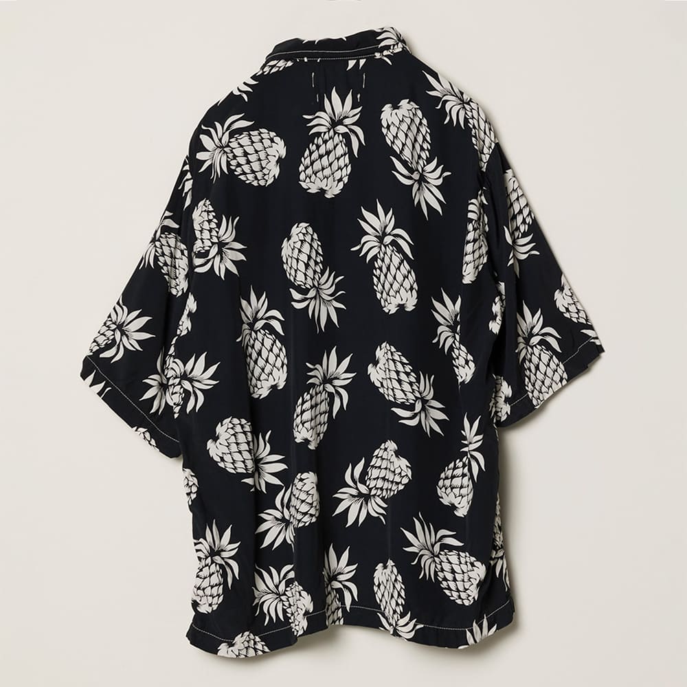 Pineapple print aloha shirt