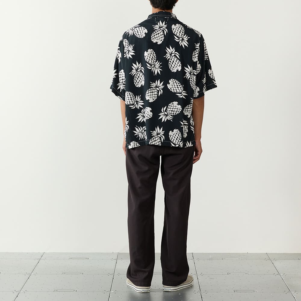 パイナップル柄アロハシャツ