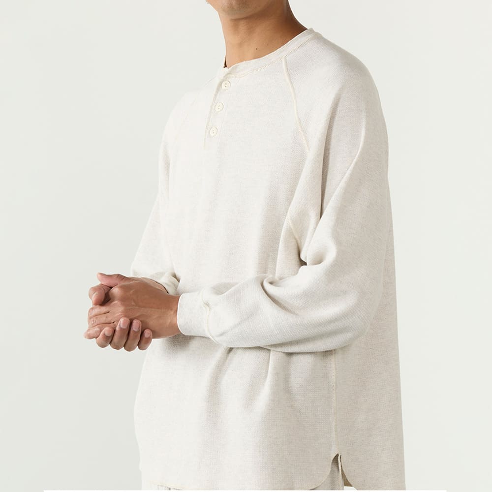 W-tuck Henley neck long sleeve T-shirt