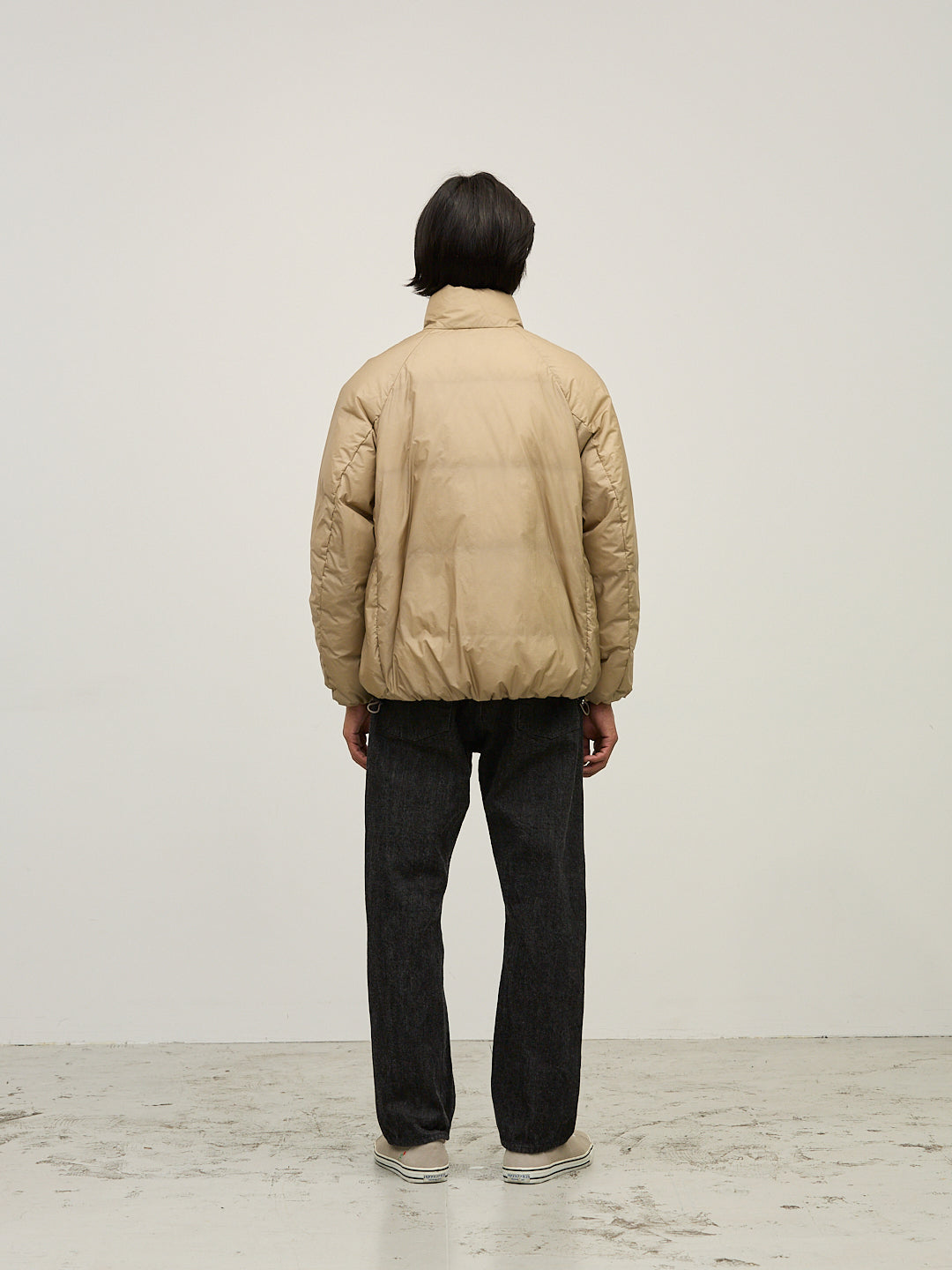 超軽量ナイロンスタンド衿ダウンジャ ケット