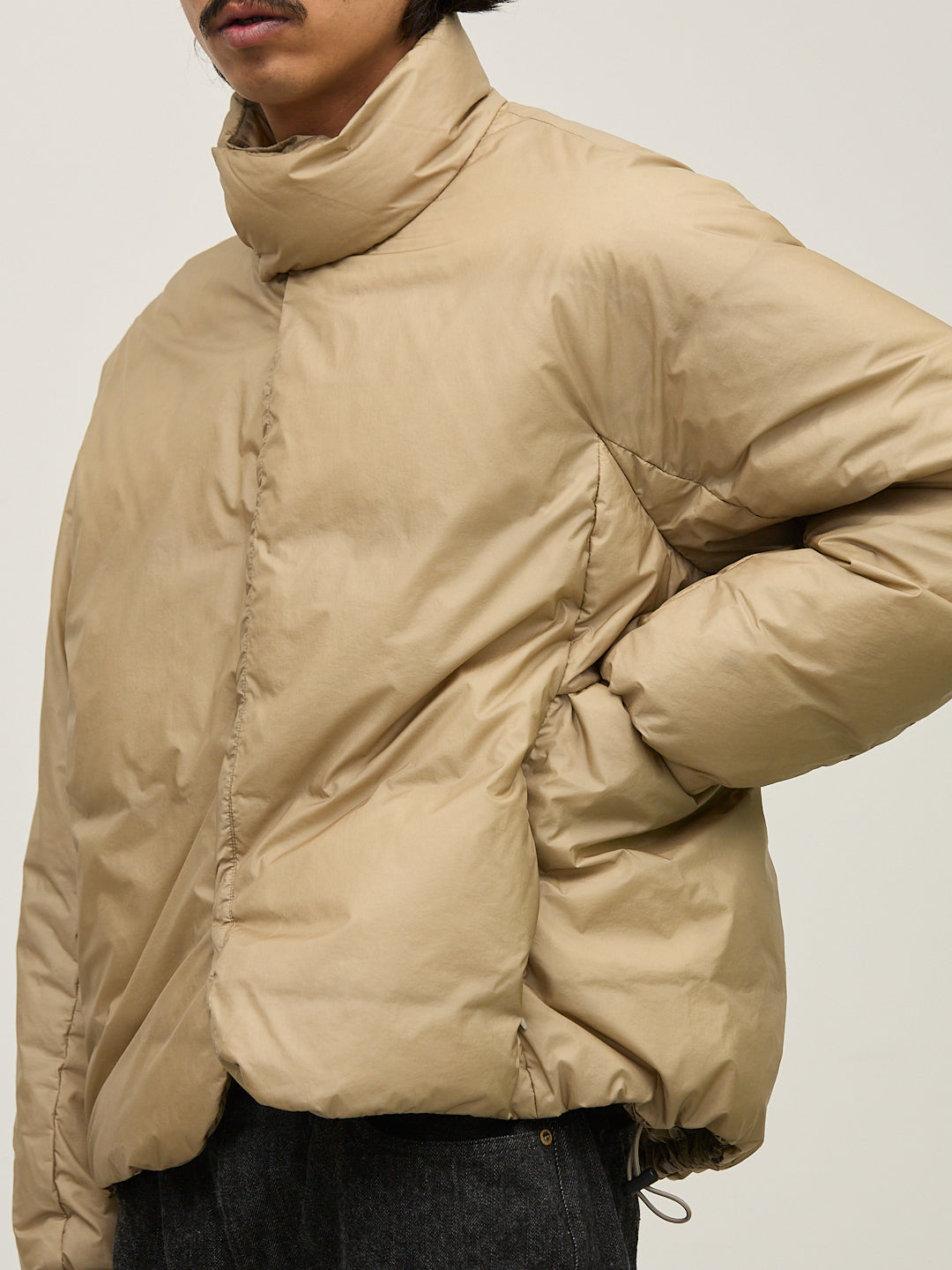 超軽量ナイロンスタンド衿ダウンジャ ケット