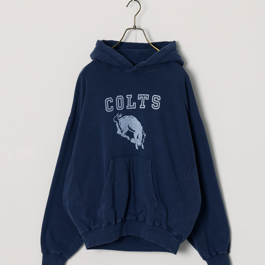 SP加⼯3⾶び裏⽑パーカー(COLTS)