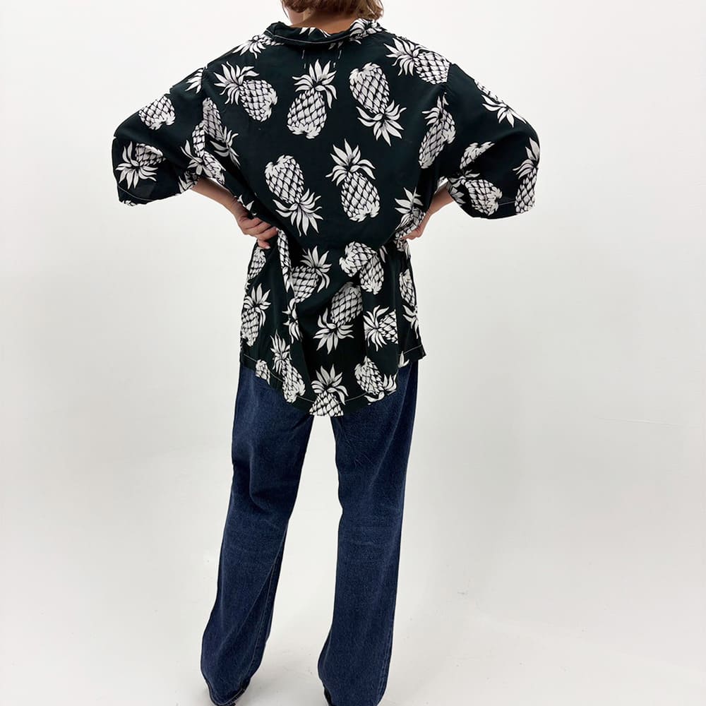 パイナップル柄アロハシャツ