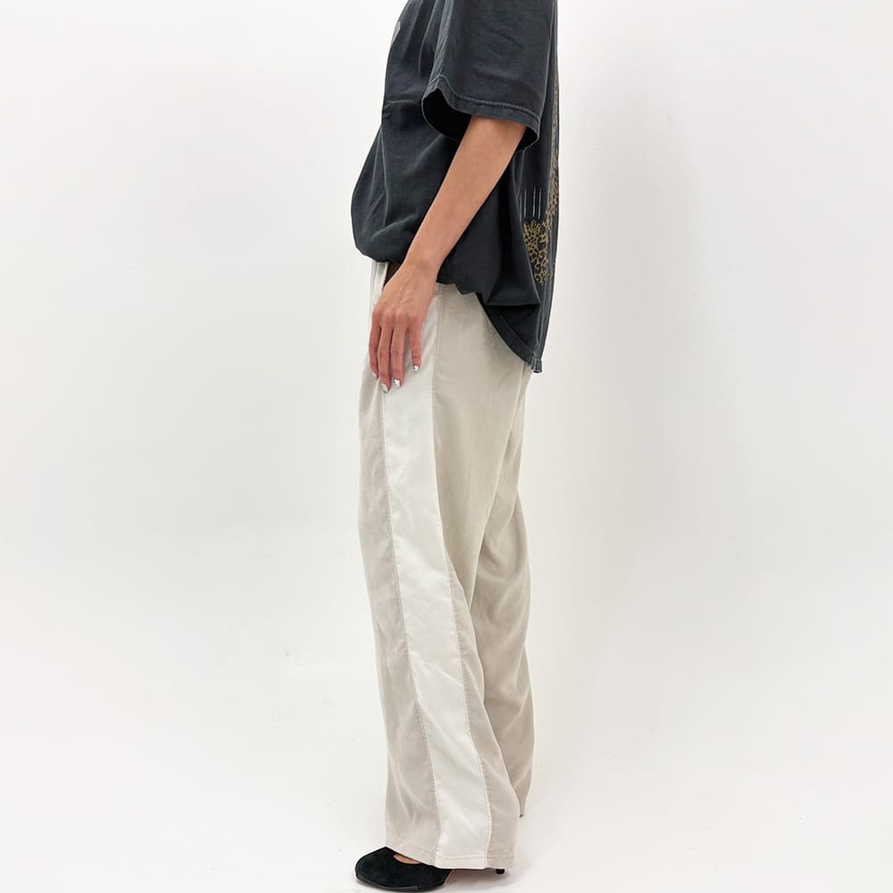 에코 스웨이드 바지 26SS 모델