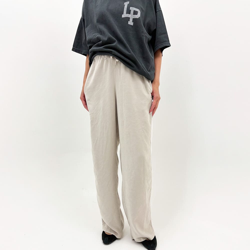 에코 스웨이드 바지 26SS 모델